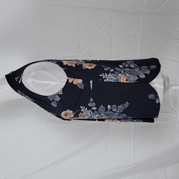 Beacon (Stitchfix) Alicia V Neck Pleat Front Sleeveless Blouse, Exc. Used Cond. - Picture 3 of 11